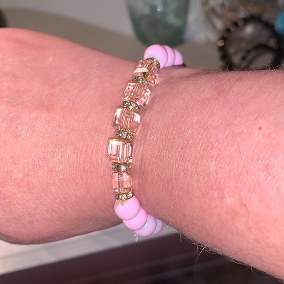 3 Vonru crystal and bead stretch bracelets - Picture 5 of 8